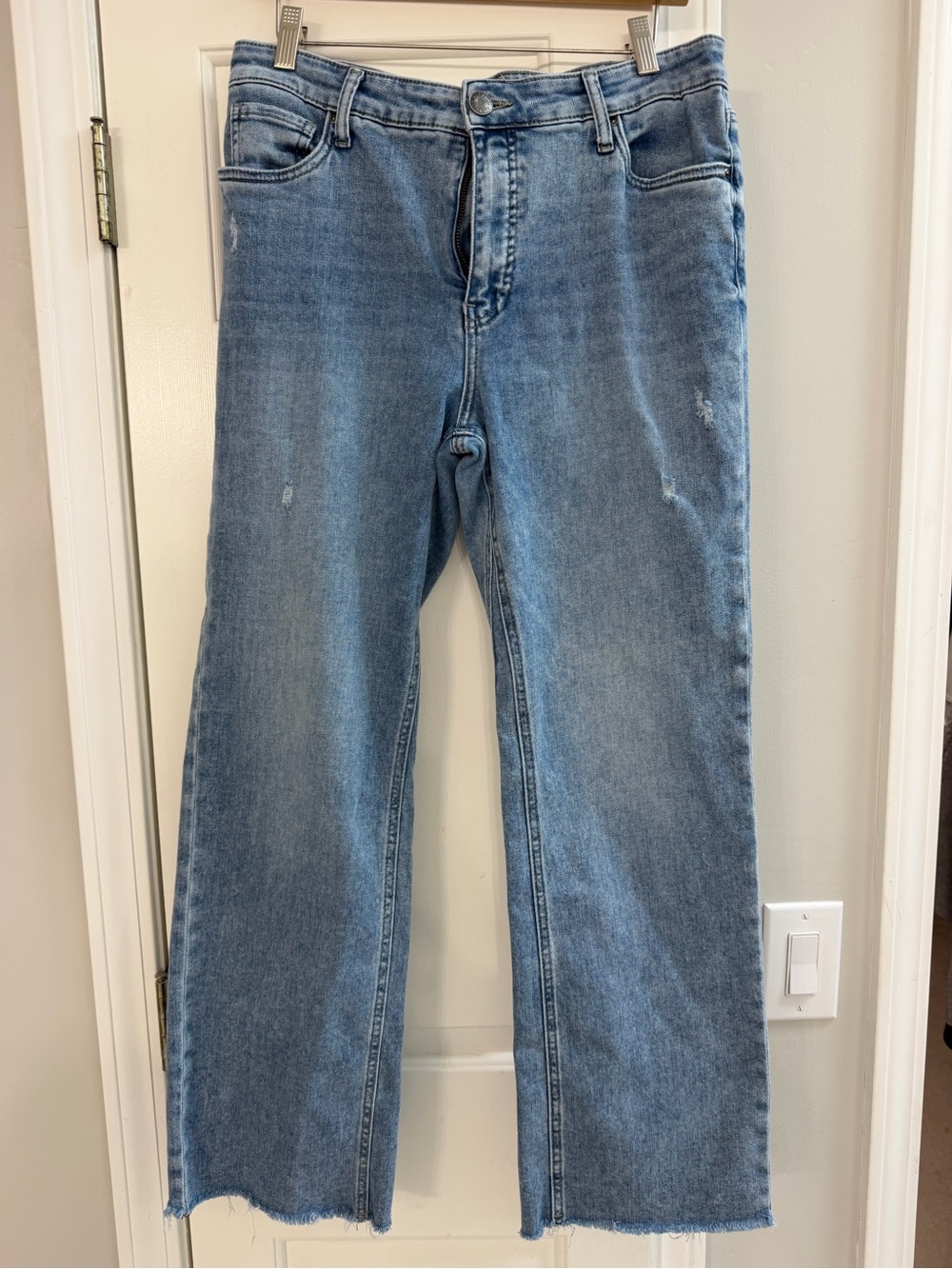 KUT Straight-Leg Women’s Cropped Jeans